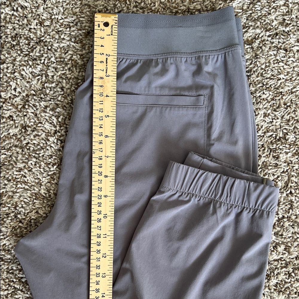 Like New! ATHLETA Brooklyn Mid-rise Jogger Zip Ankle in 6 - Picture 9 of 15